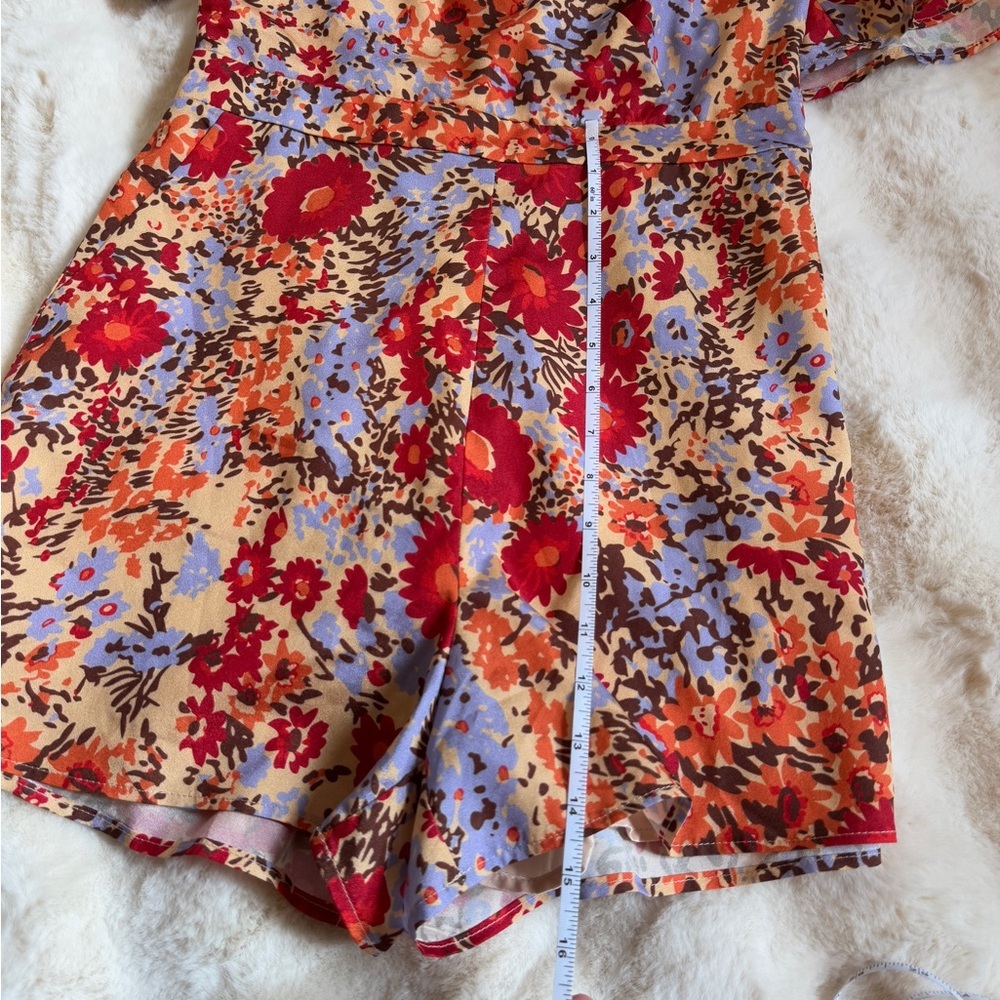 Floral V-Neck Romper ( my holiday romper ) Size M run small - Picture 12 of 15